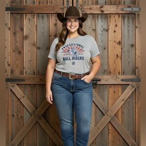 NWT Women’s 2x Professional Bull Riders T-Shirt